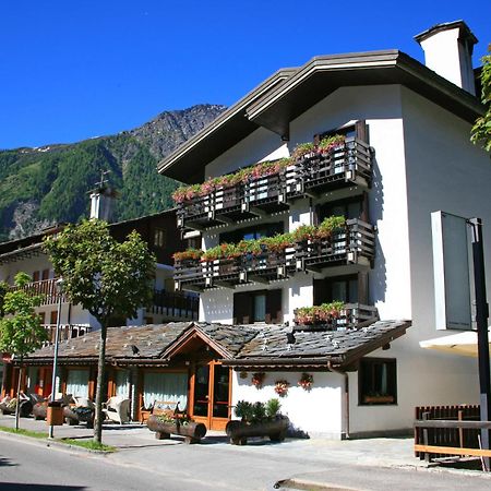 Hotel Les Jumeaux Courmayeur Luaran gambar