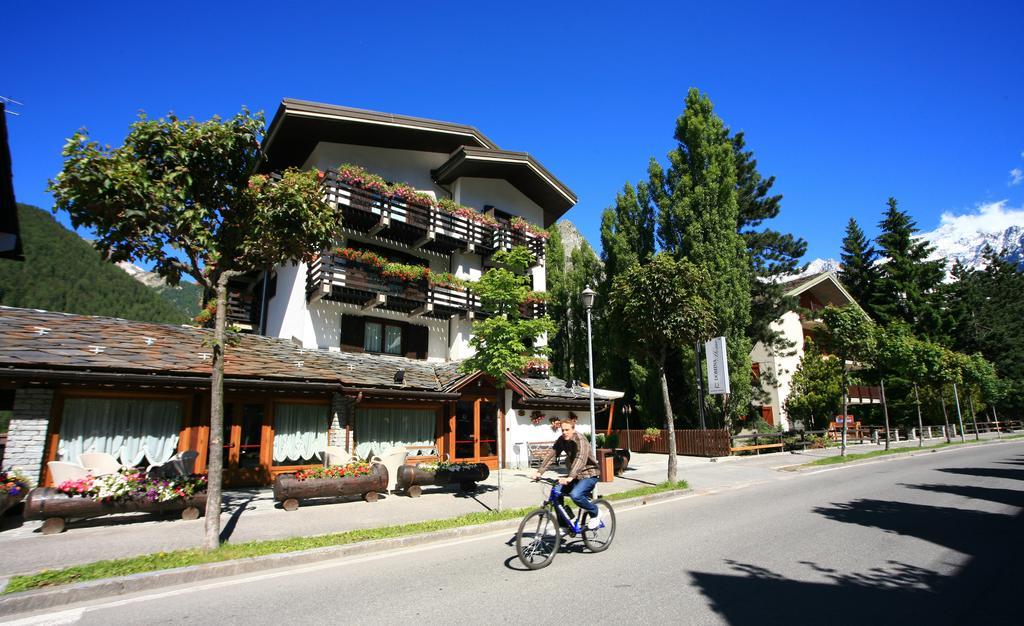Hotel Les Jumeaux Courmayeur Luaran gambar