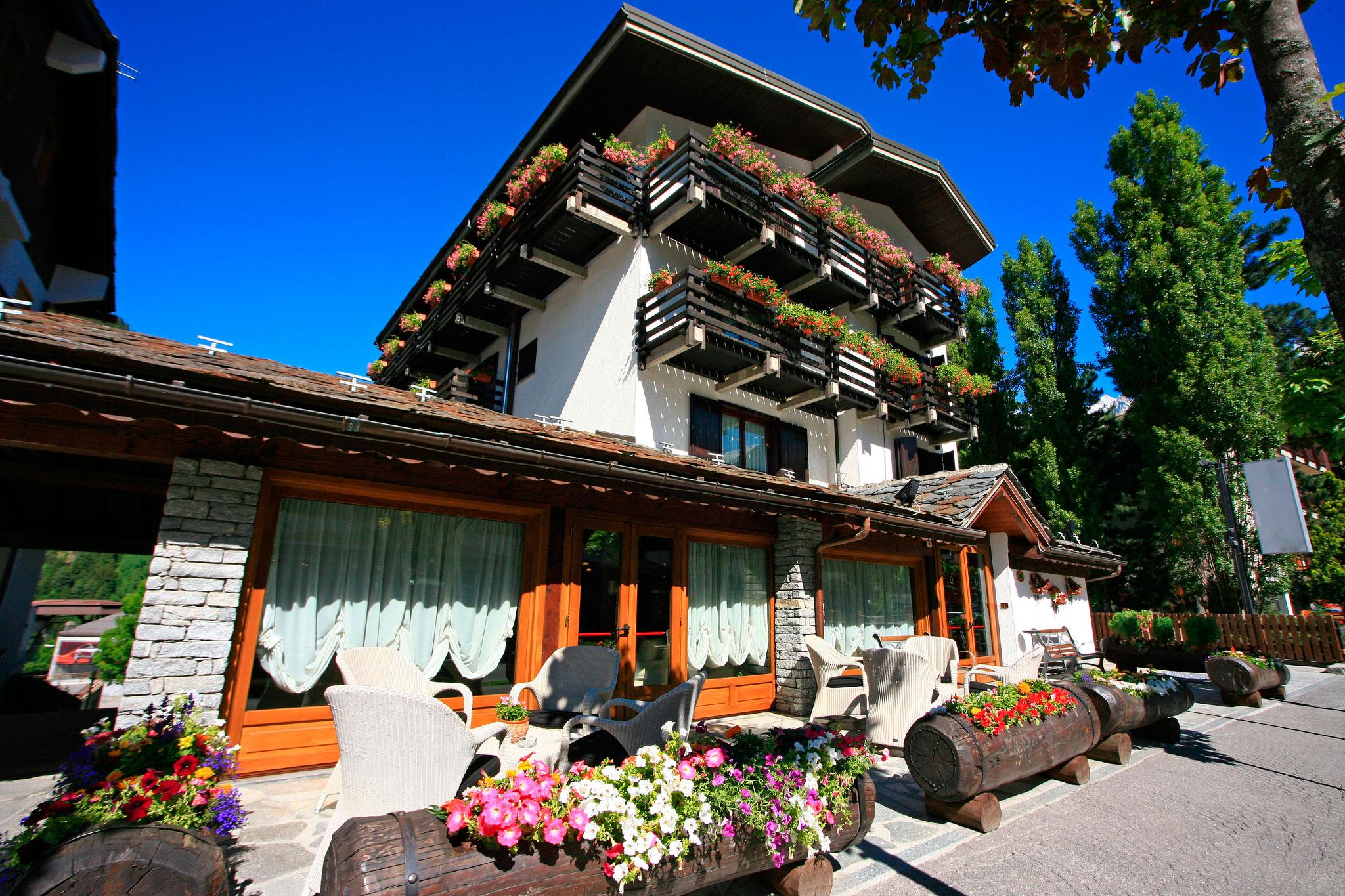 Hotel Les Jumeaux Courmayeur Luaran gambar