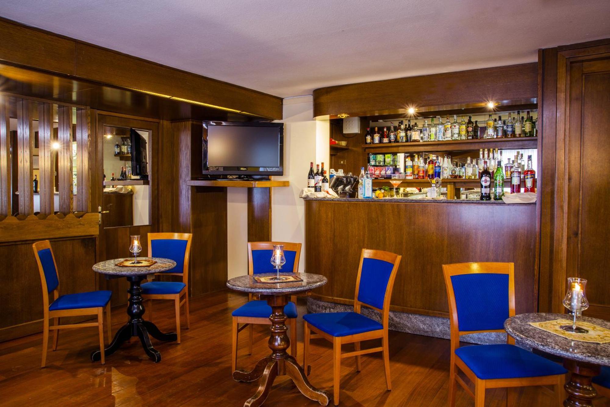 Hotel Les Jumeaux Courmayeur Luaran gambar