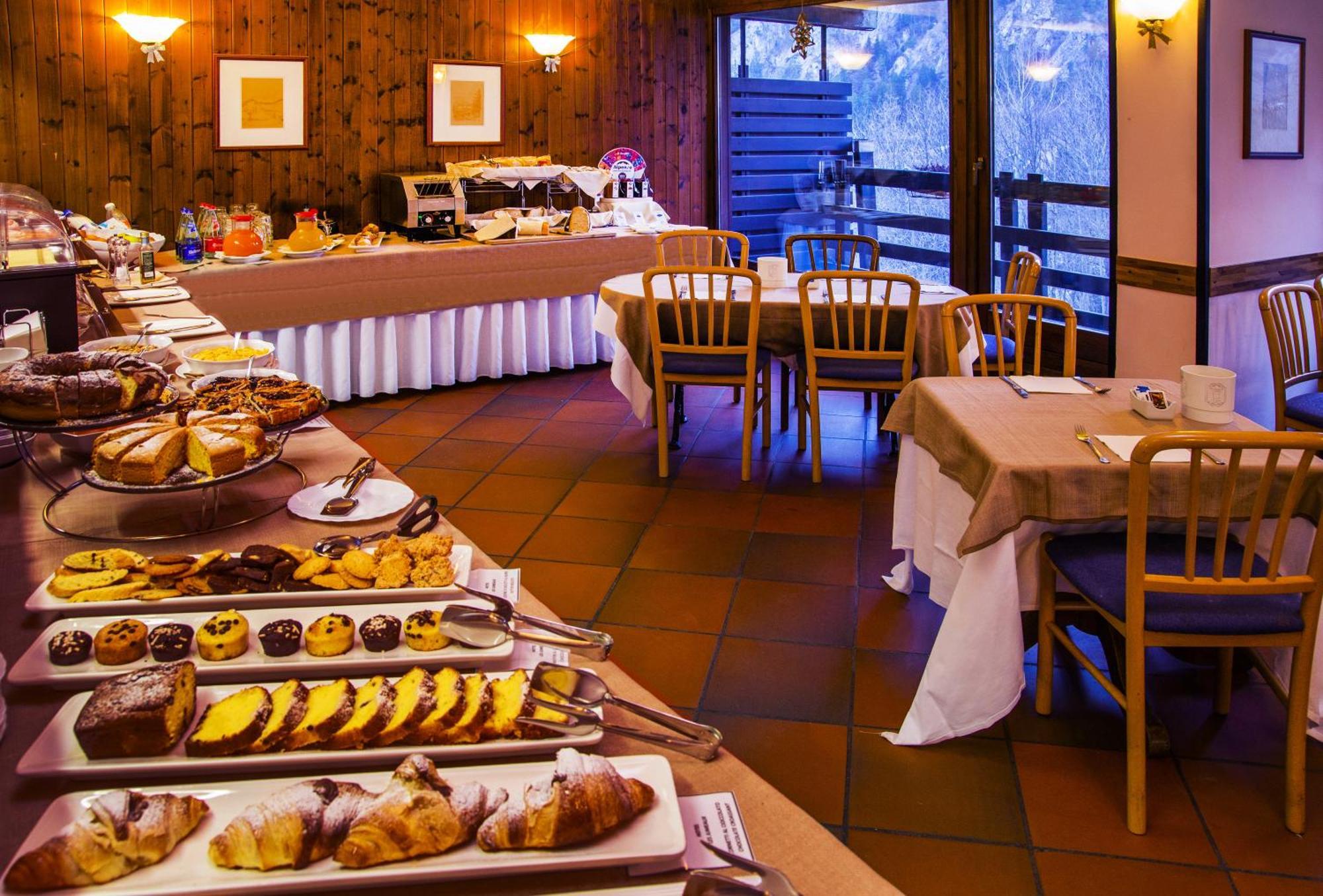 Hotel Les Jumeaux Courmayeur Luaran gambar