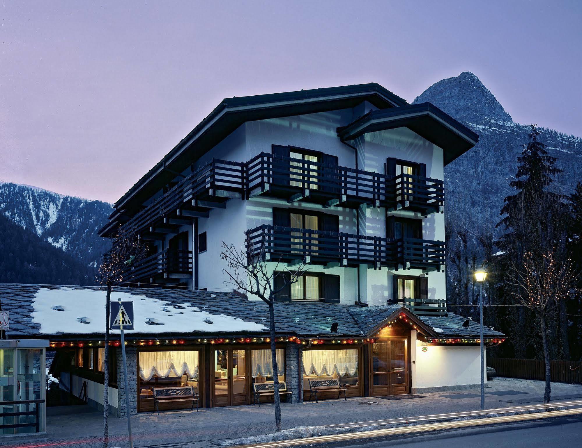 Hotel Les Jumeaux Courmayeur Luaran gambar